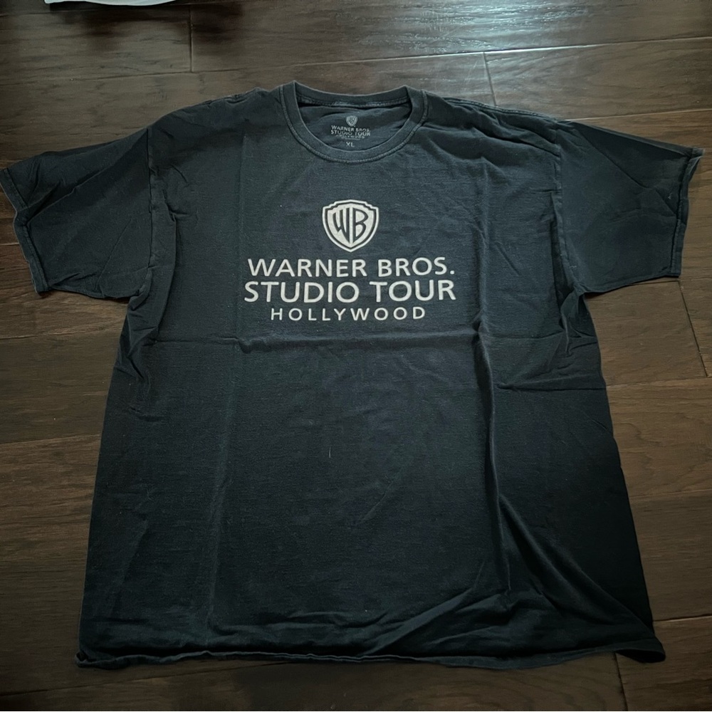 Warner Bros | Studio Tour Hollywood Collectible Short Sleeve Graphic Shirt